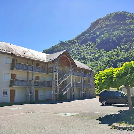 Le 102, T3 Pour 5 Personnes, Vue Montagne, Classe 2 Etoiles Nf, Parking, Piscine En Ete Bagneres-de-Luchon Exterior photo